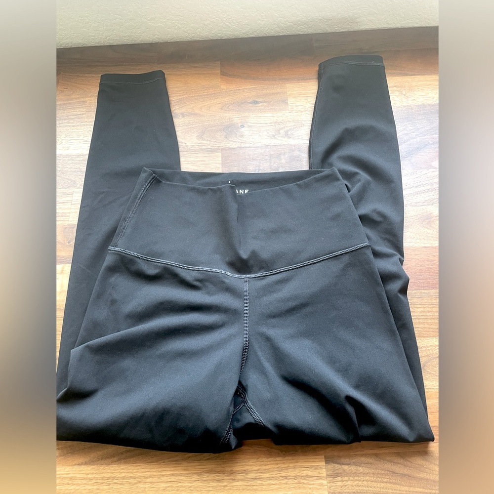 Everlane Renew High Rise Leggings in black,‎ Small